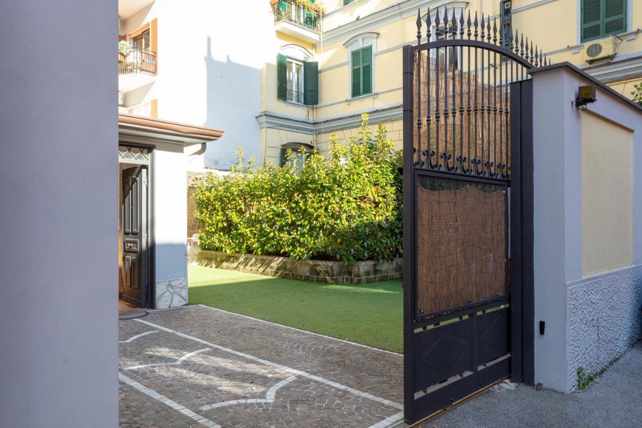 Il Giardino Di Bobo Apartment Naples Luaran gambar